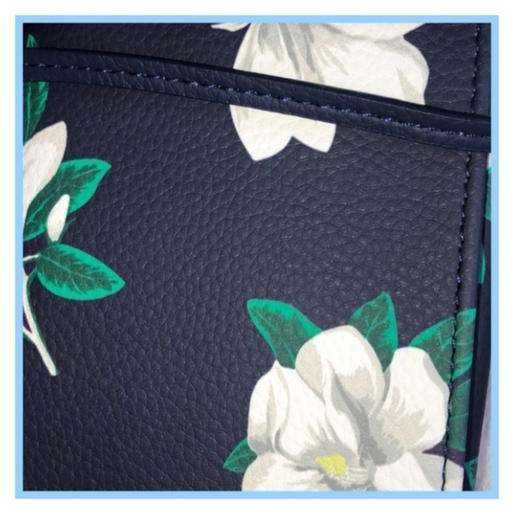 Draper James Blue Floral Travel Jewelry Ro… - Picture 4 of 11